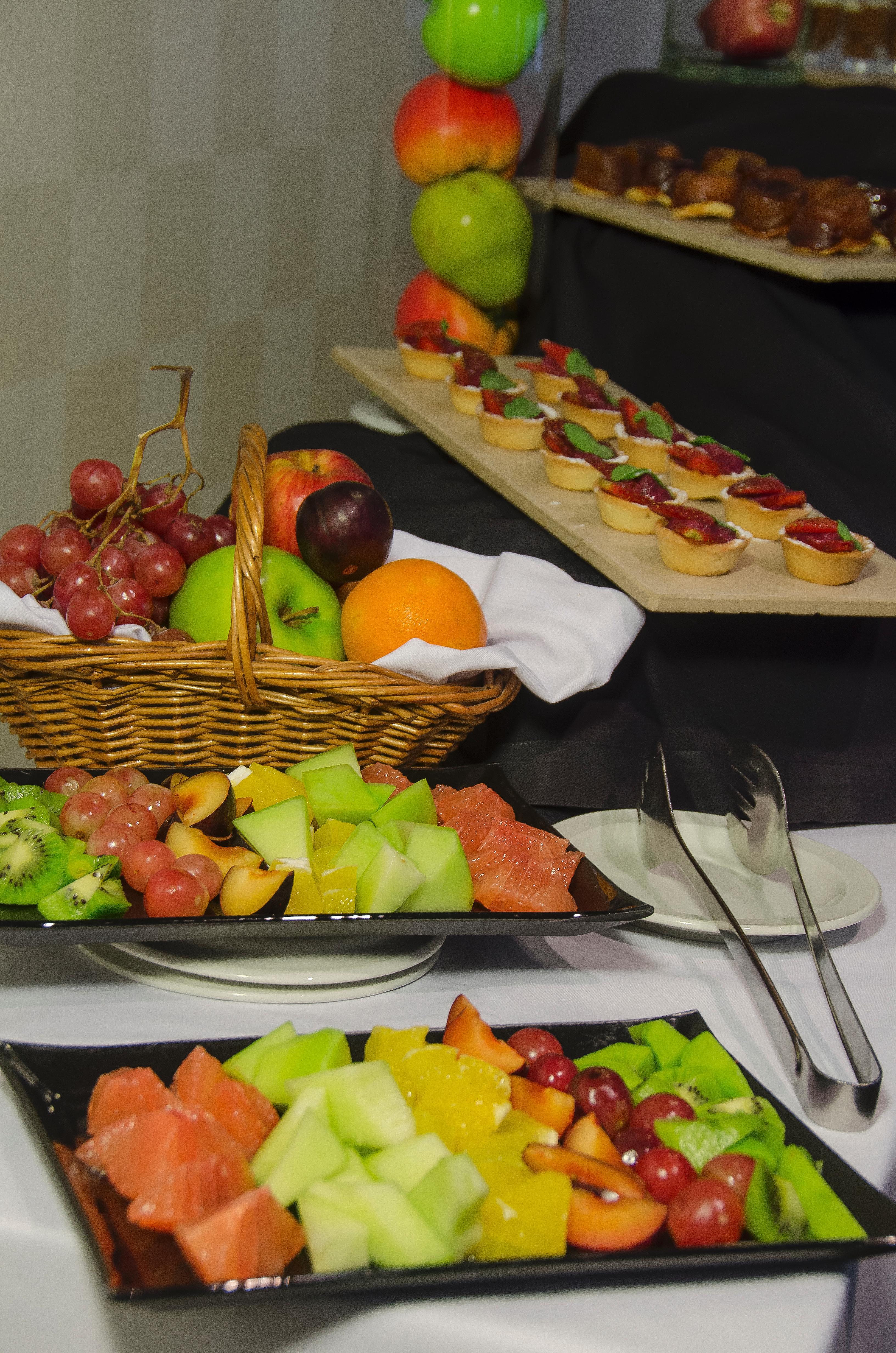 מלון בואנוס איירס Regal Pacific Puerto Madero מראה חיצוני תמונה Fruit and canapés