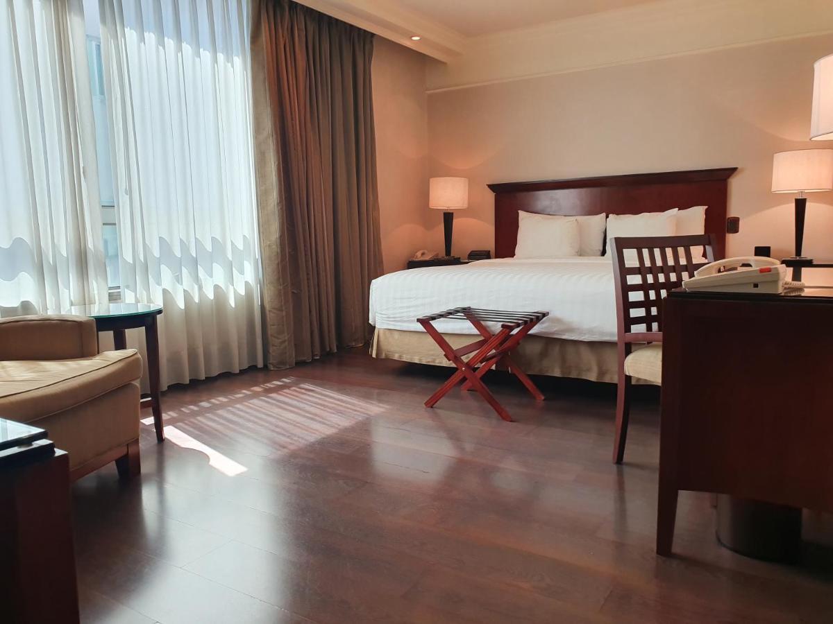 מלון בואנוס איירס Regal Pacific Puerto Madero מראה חיצוני תמונה A room at the hotel